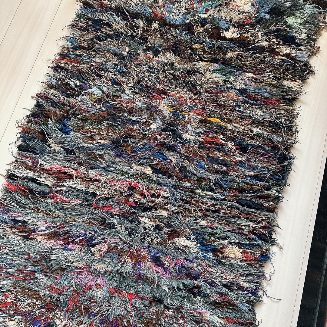 モロッコ製ヴィンテージラグ148 グレー ブルー ピンク パープル ブラウン