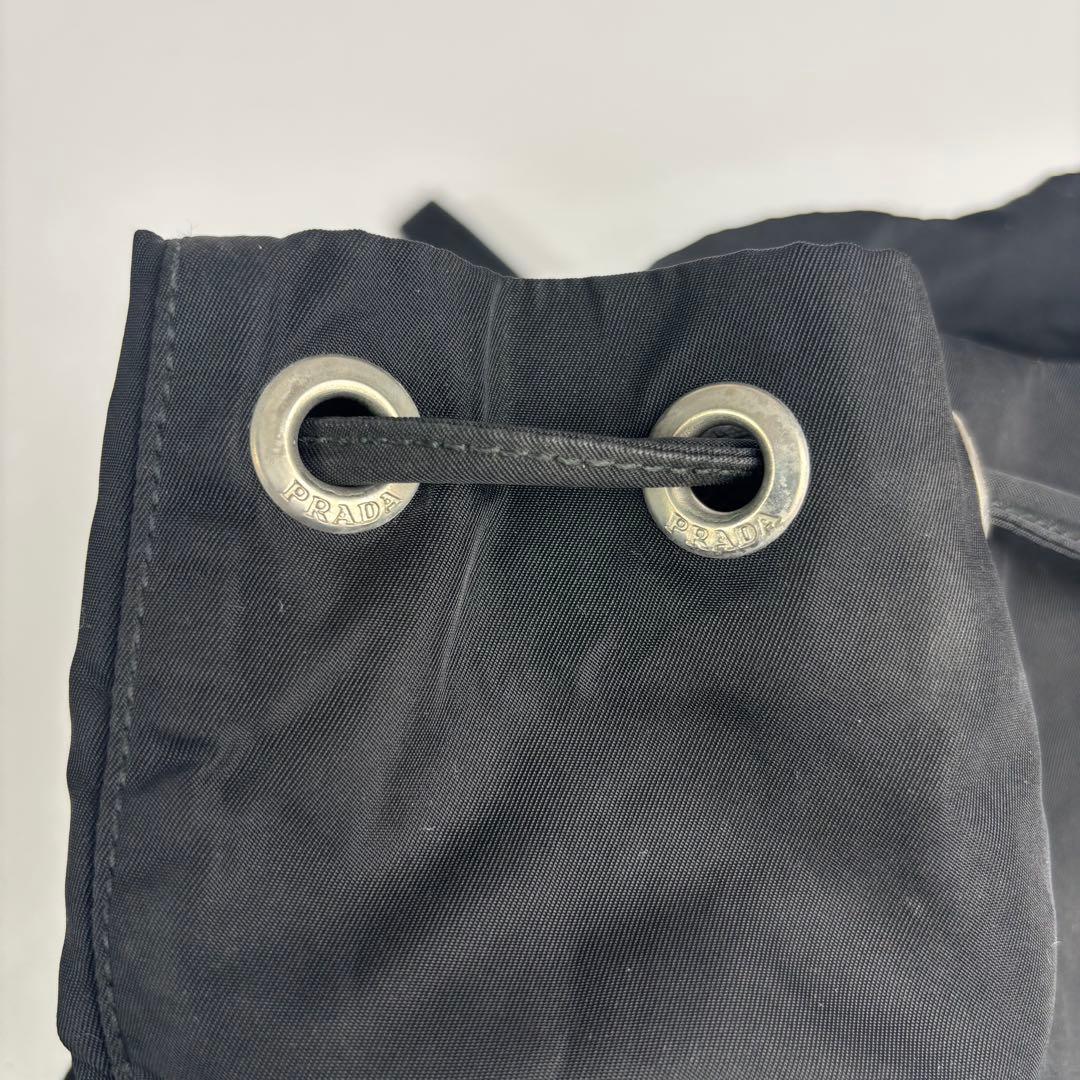 美品 プラダ リュック 巾着 三角ロゴプレート ナイロン レザー ブラック