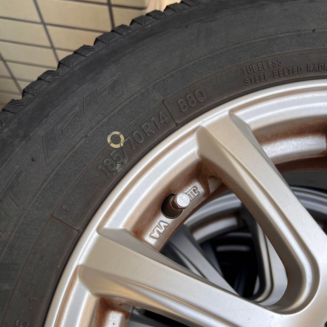 【名古屋引取限定】フリードスパイクHV185/70R14 スタッドレス4本セット