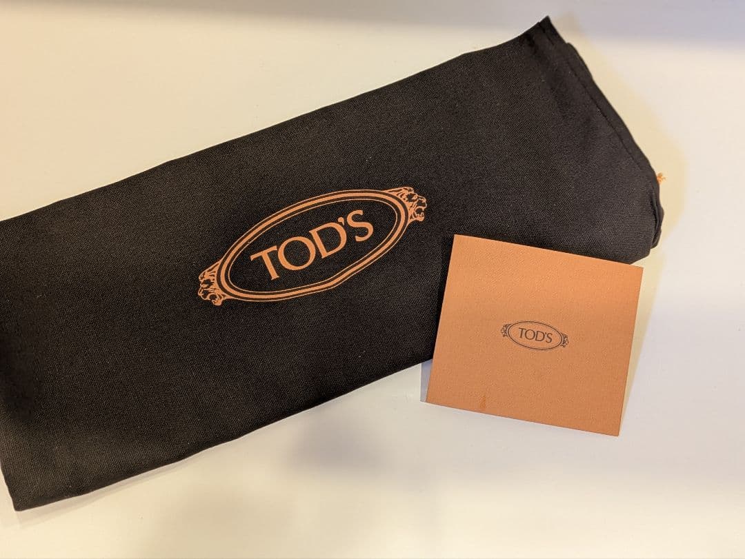 TOD'Sスニーカー　1回のみ使用　プラチナ　23cm