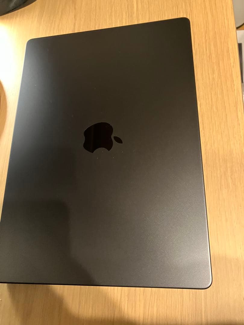 MacBook Pro 2025 (M5, 24GB, 1TB) おまけ付き