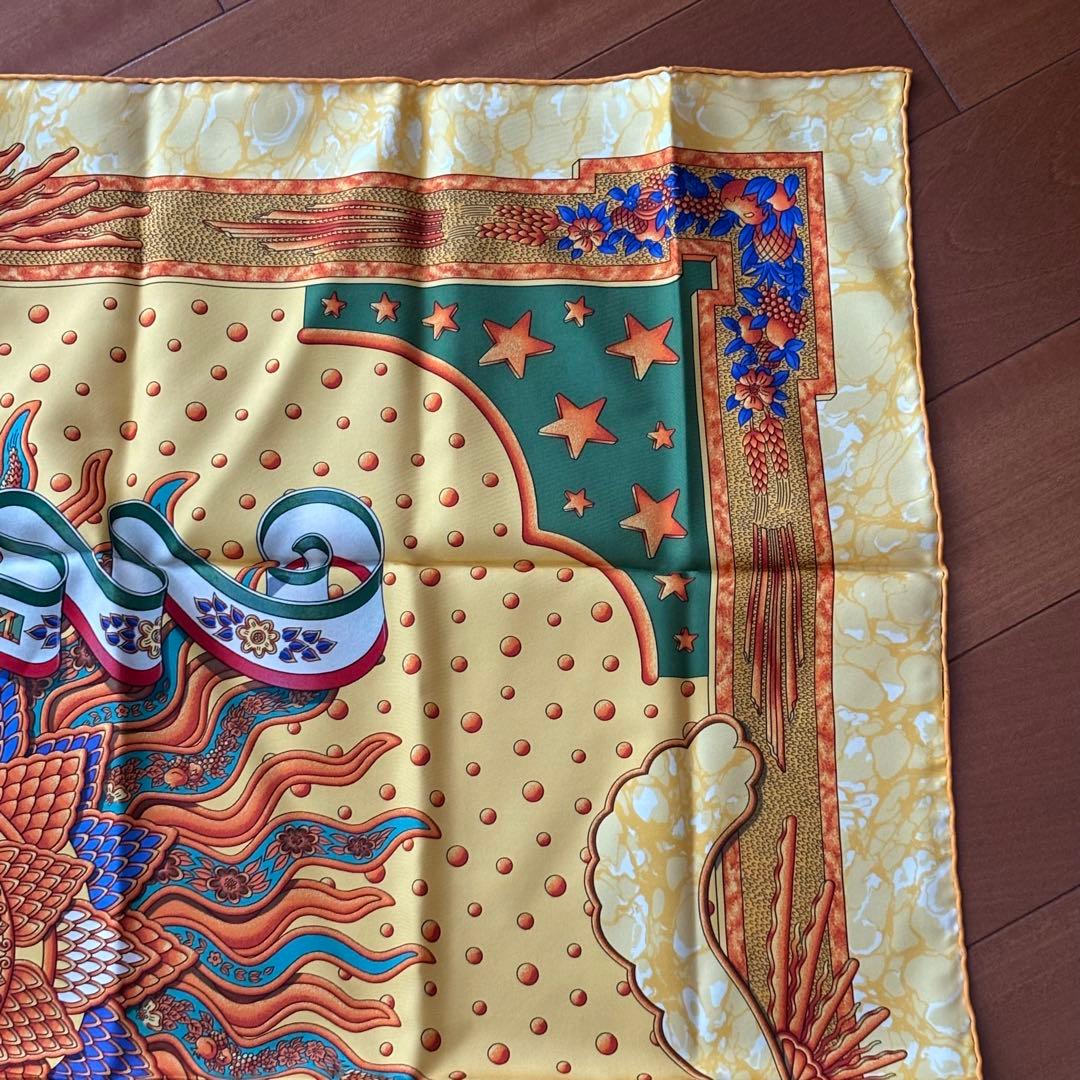 HERMÈS エルメス スカーフ カレ90 今日一日を楽しむ シルク