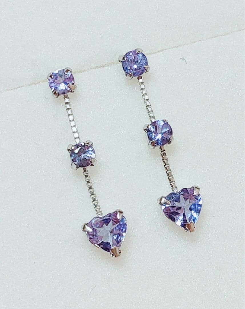 未使用品 k18WG 天然タンザナイト ピアス