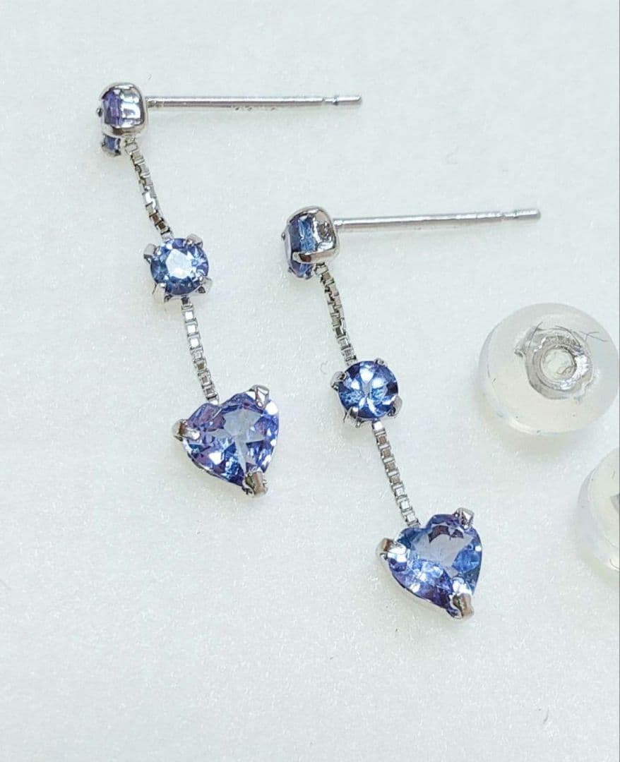 未使用品 k18WG 天然タンザナイト ピアス