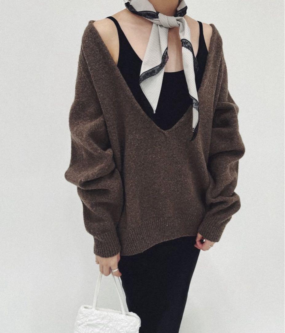 ベースレンジ　Soar V Neck