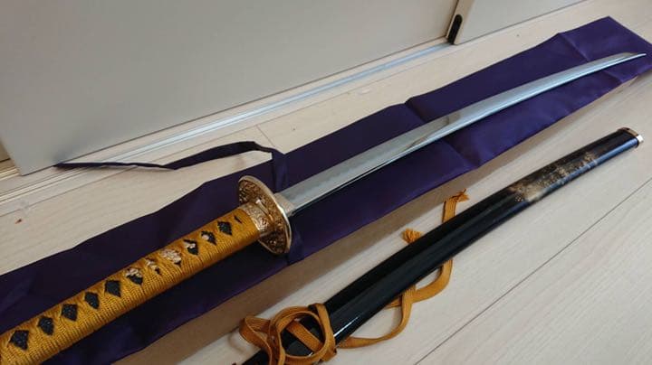 コスプレ武器　模造刀 大、小セット&飾り棚付き