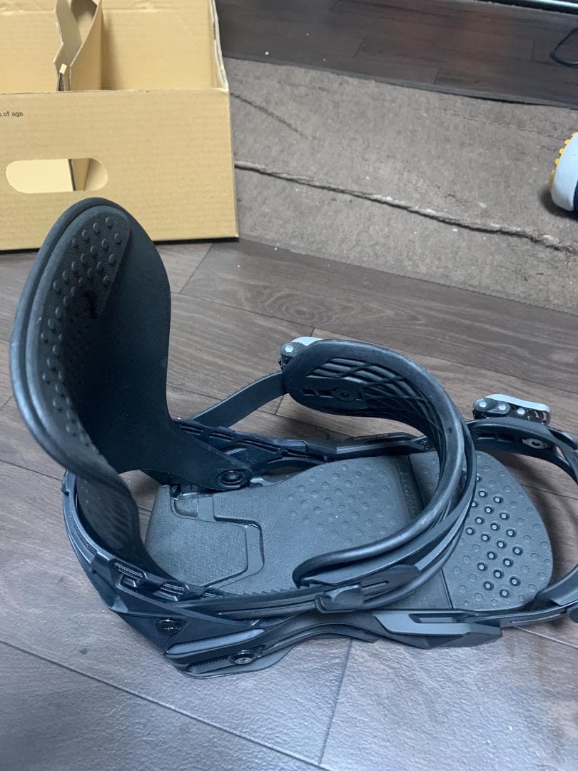 24-25 SALOMON サロモン HOLOGRAM ホログラム