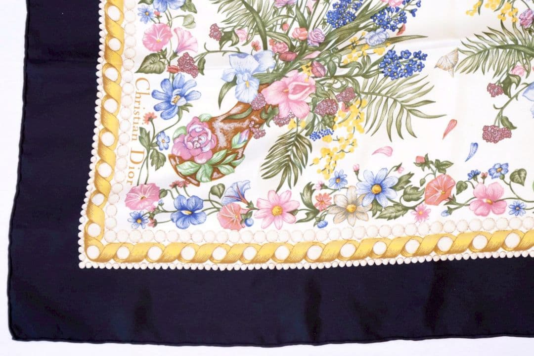 美品Christian Dior 花柄シルクスカーフ