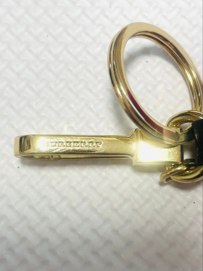 Burberry クマ型キーホルダー 赤黒チェック