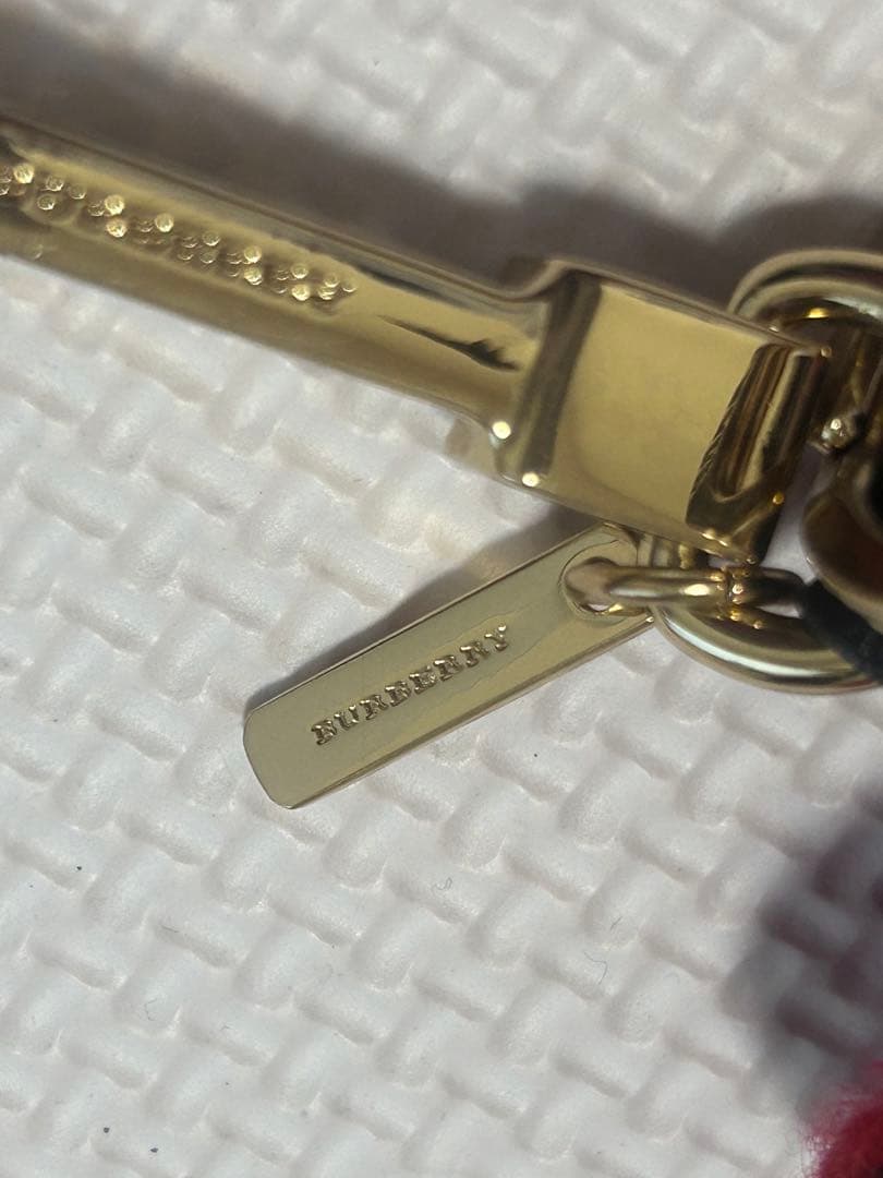 Burberry クマ型キーホルダー 赤黒チェック