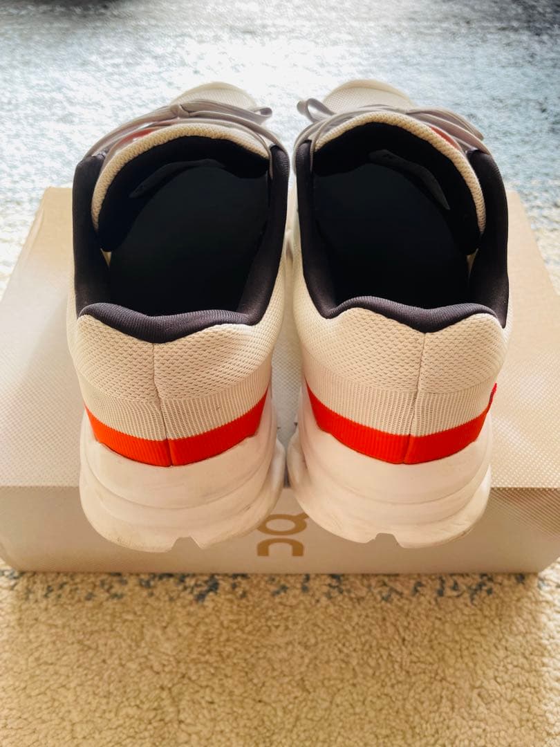 ⭐︎値下げ⭐︎ On Cloudrunner 26.5cm ホワイト/オレンジ