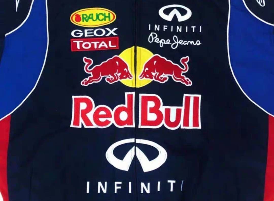 REDBULL 刺繍ロゴ入りデザインジャンパー　新品未使用品　￼厚手　XLサイズ