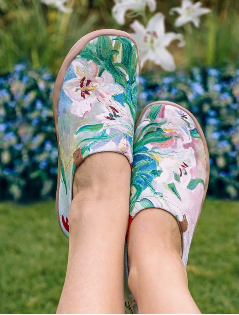 ♥️UIN♥️アートトラベルシューズ YAWNING LILYキャンパス・レディース