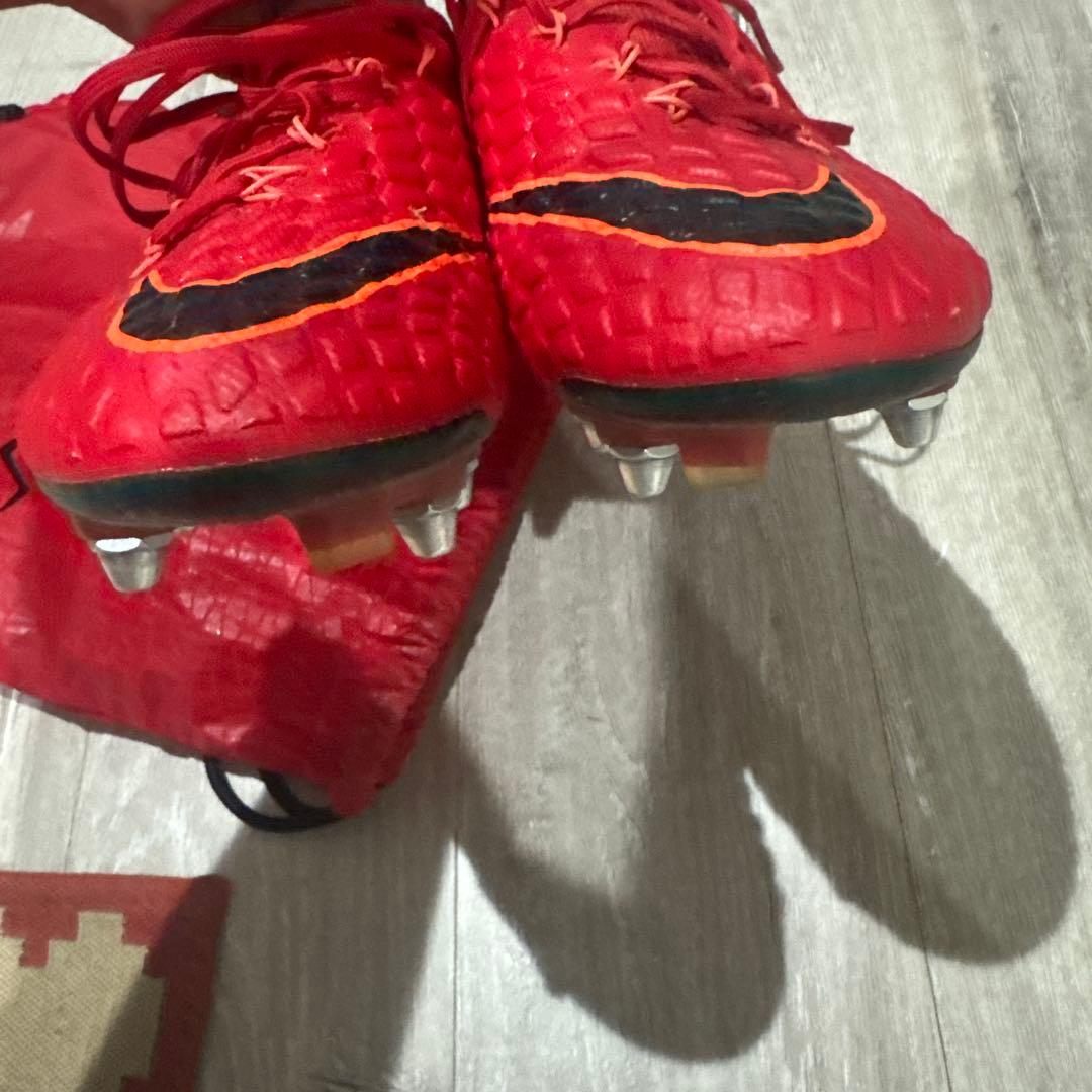 Nike サッカースパイク ハイパーヴェノム