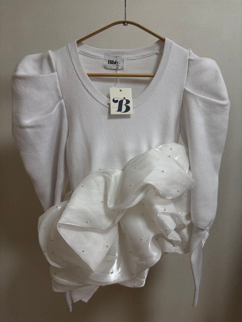 Bibiy. AMELIE PEPURAMU KNIT 白