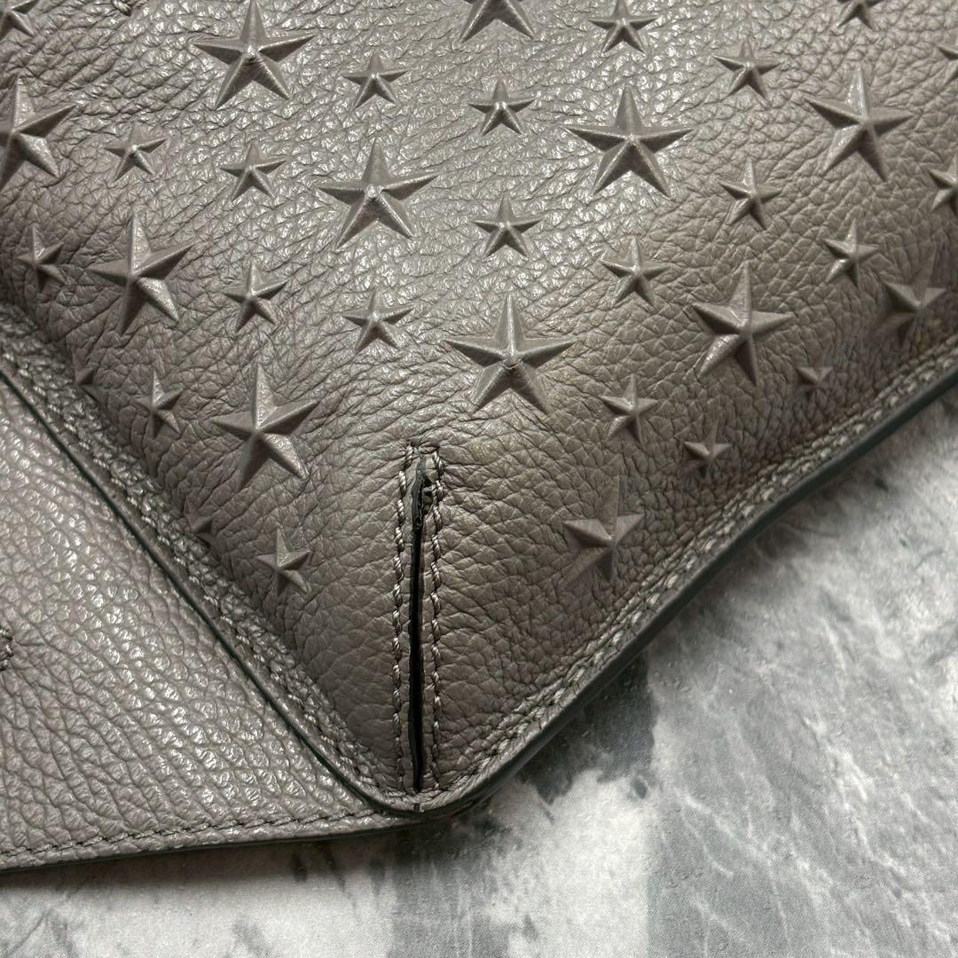 未使用タグ付 JIMMY CHOO ボディバッグ エンボス グレー ななめがけ