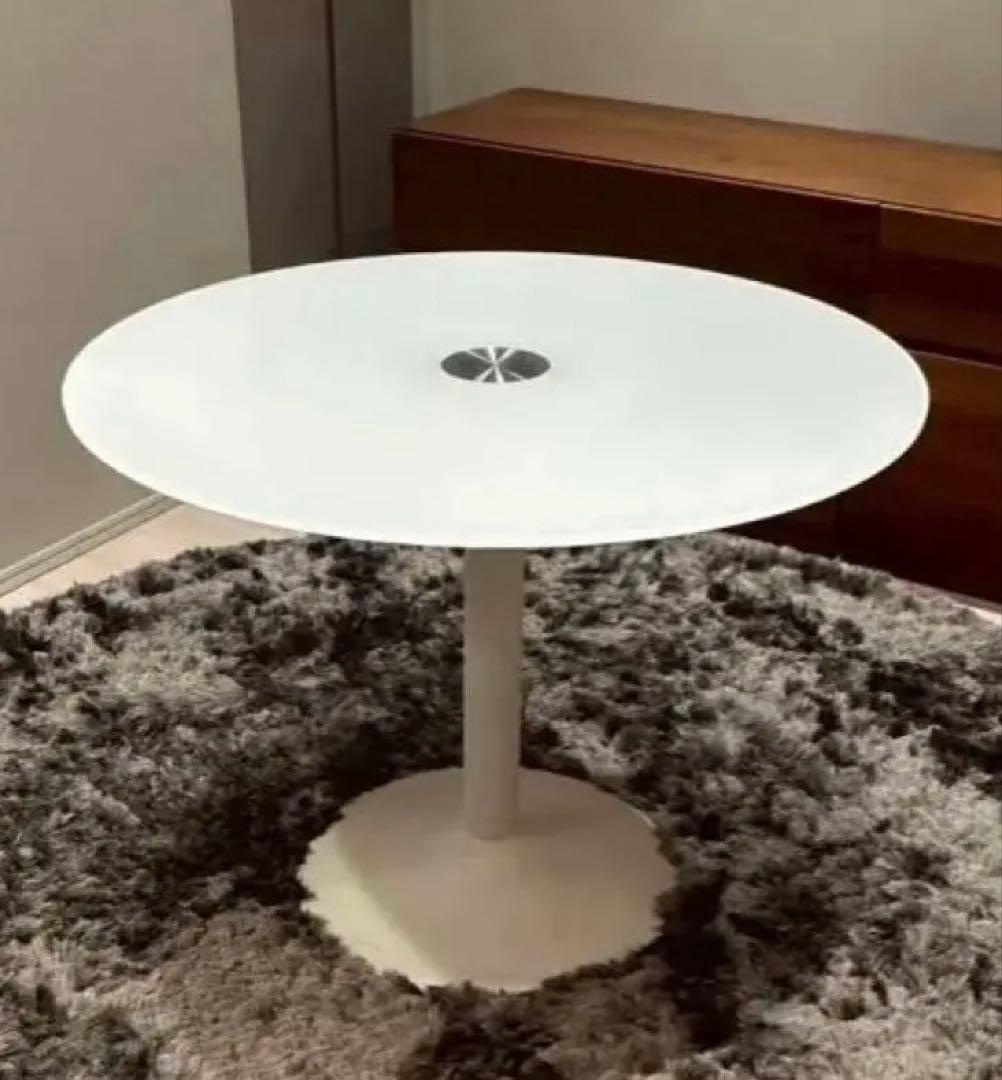 ボーコンセプト New York 堂々たる上品ラインテーブル ホワイト