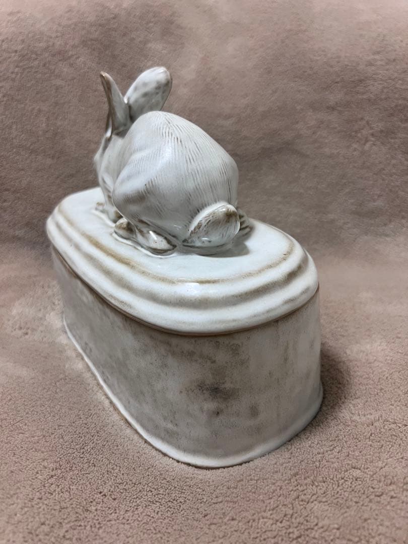 【Yarnnakarn】Rabbit Container うさぎ　小物入れ　置物