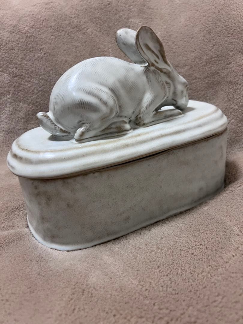 【Yarnnakarn】Rabbit Container うさぎ　小物入れ　置物