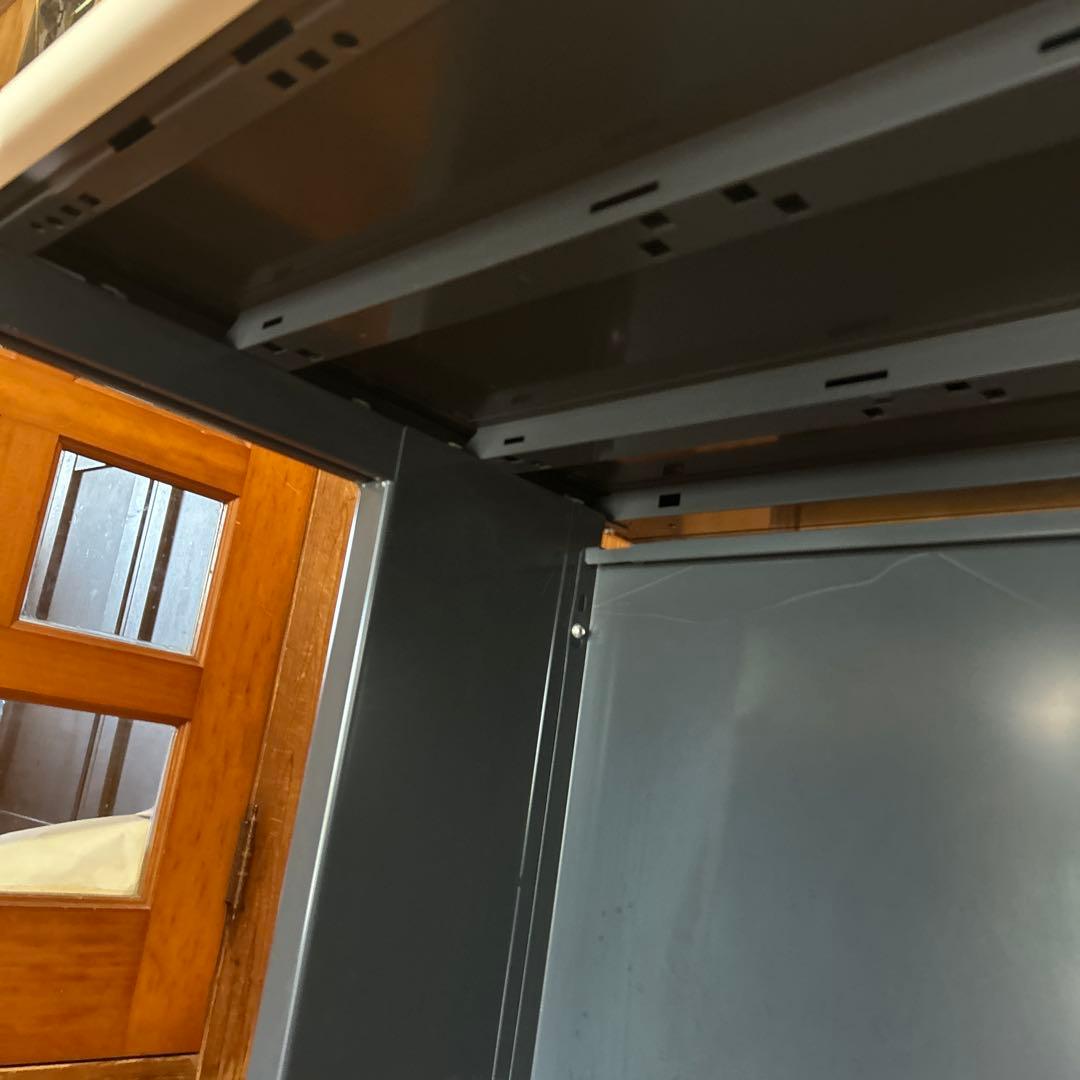 PLUS事務机　￼ J0IA331 RY-T147 WS