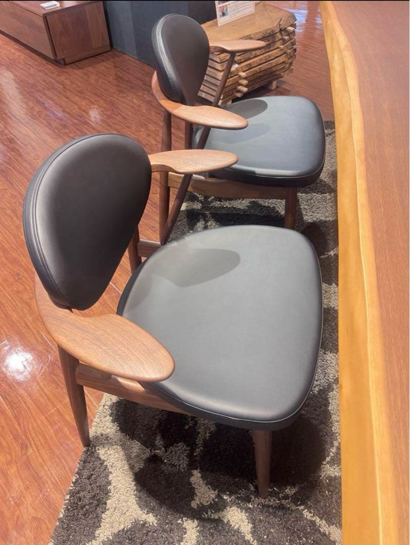 おっしょい　チェア3脚目