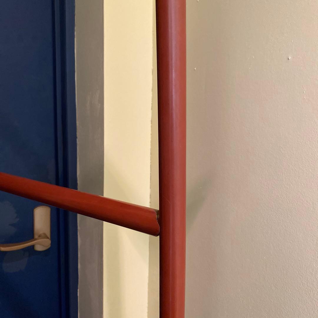 朱色の木製衣桁　高さ152 幅154 （たのメル便8600円送料込み）