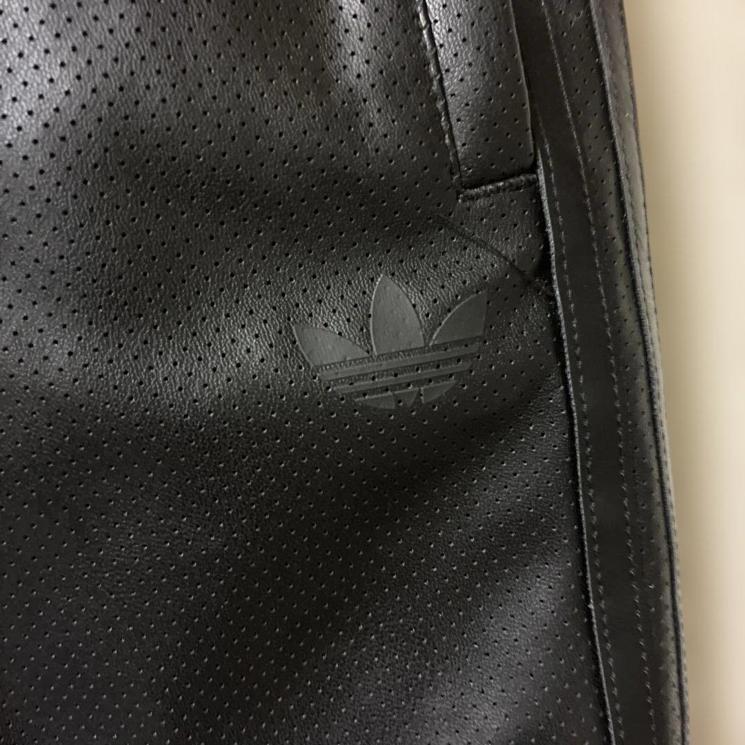 adidas レザーブラック パフォーマンスパンツ