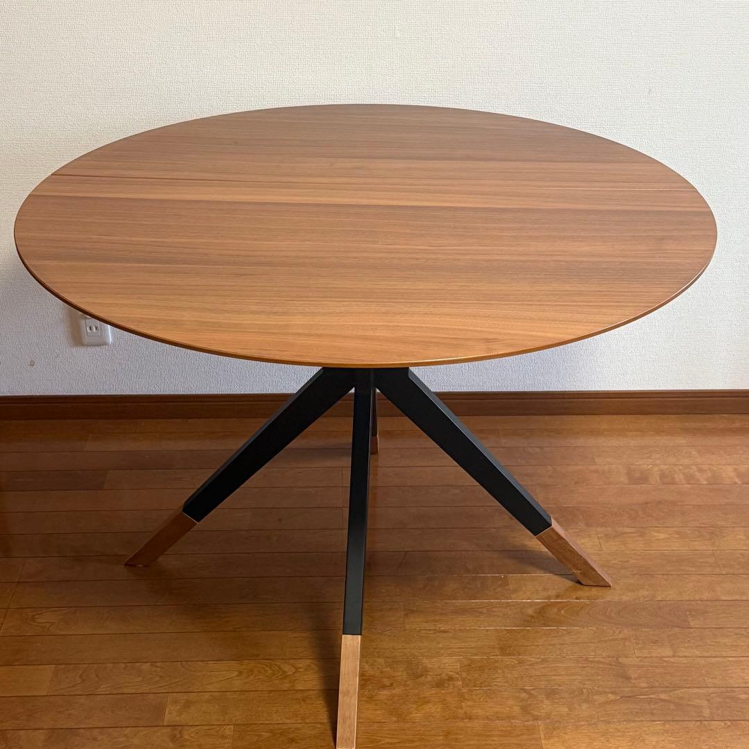 ボーコンセプト　BILLUND PRINCETON ラウンドテーブル　円形