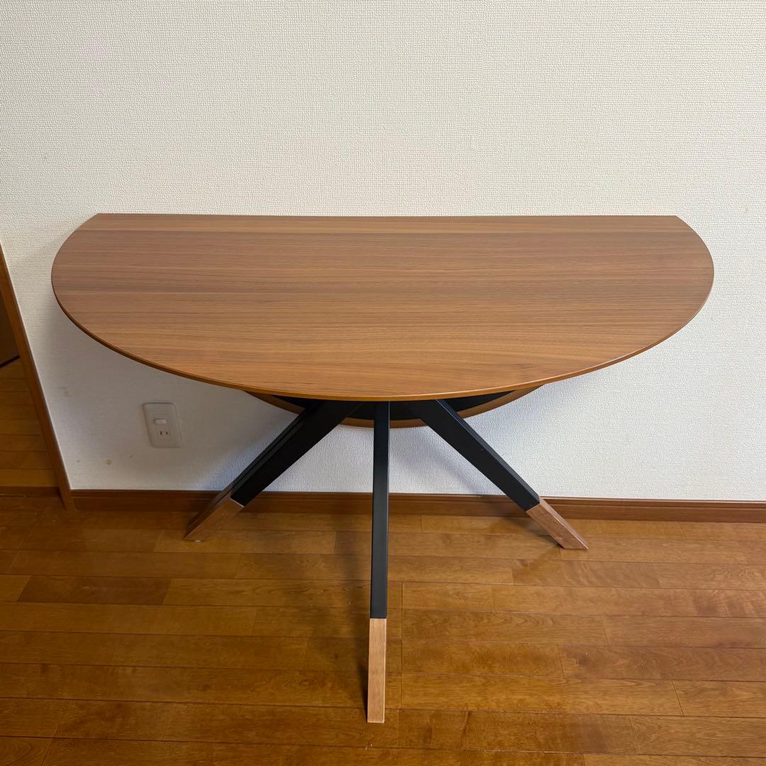 ボーコンセプト　BILLUND PRINCETON ラウンドテーブル　円形