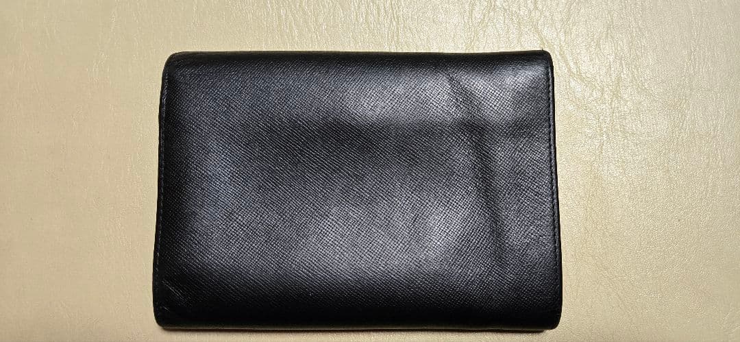 【ゆっぴー】PRADA サフィアーノレザー 二つ折り財布 ブラック