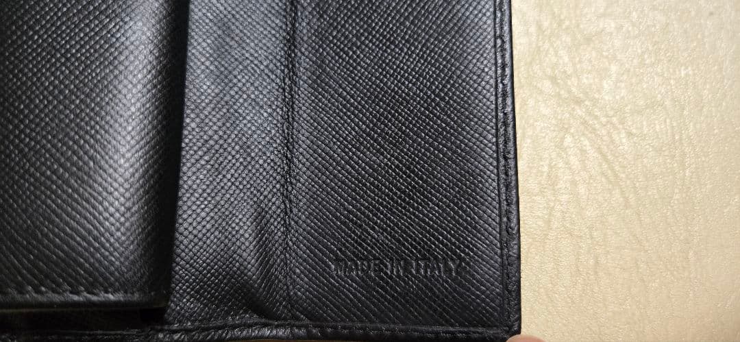 【ゆっぴー】PRADA サフィアーノレザー 二つ折り財布 ブラック
