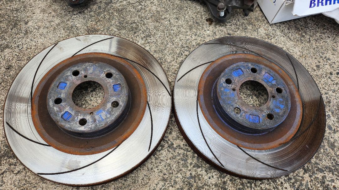 S*t様 50エスティマ用 4potブレーキキャリパー スリットローターセット