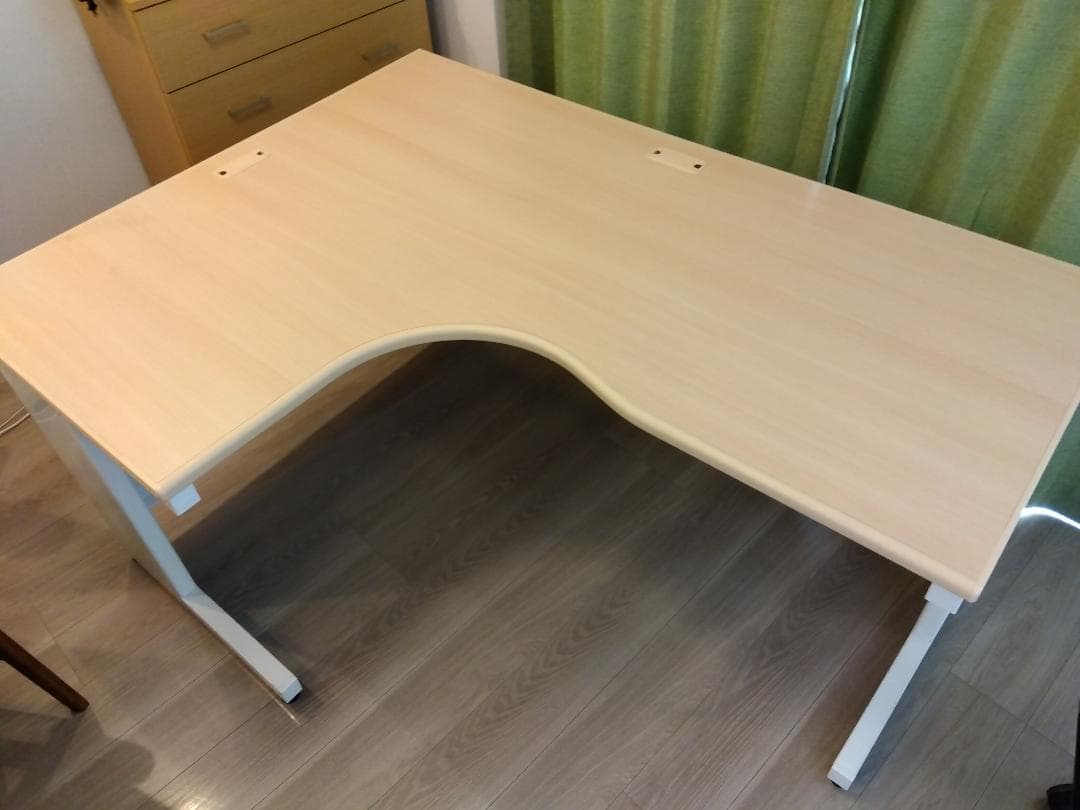 L字デスク（幅160cm×奥行(右70cm、左120cm)×高さ72cm）