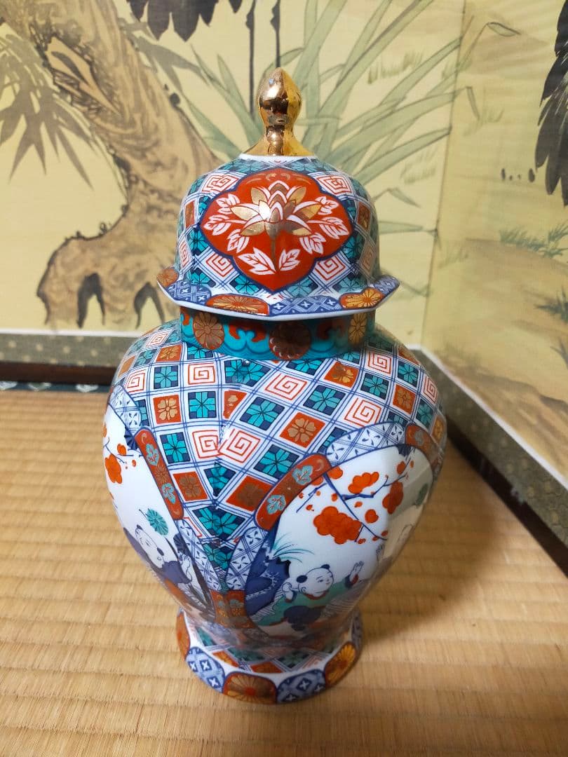 伊万里　有田焼　色絵唐子図珍小壷
