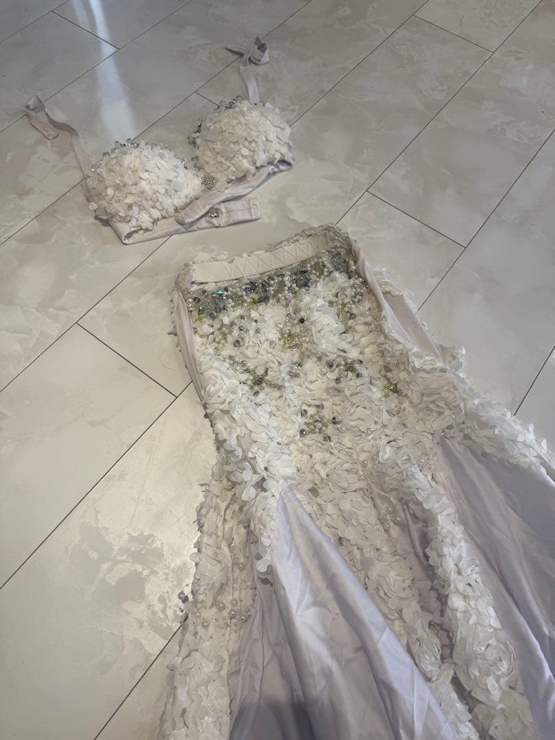 ベリーダンス衣装　白　ホワイトbachata インナーパンツ付き