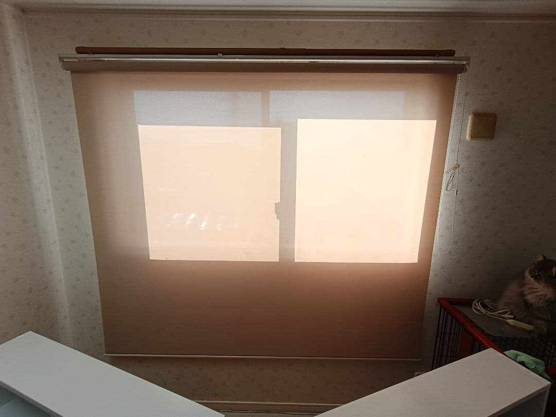 【引取値引あり】ロールスクリーン(遮熱ベージュ)　幅187x丈156cm