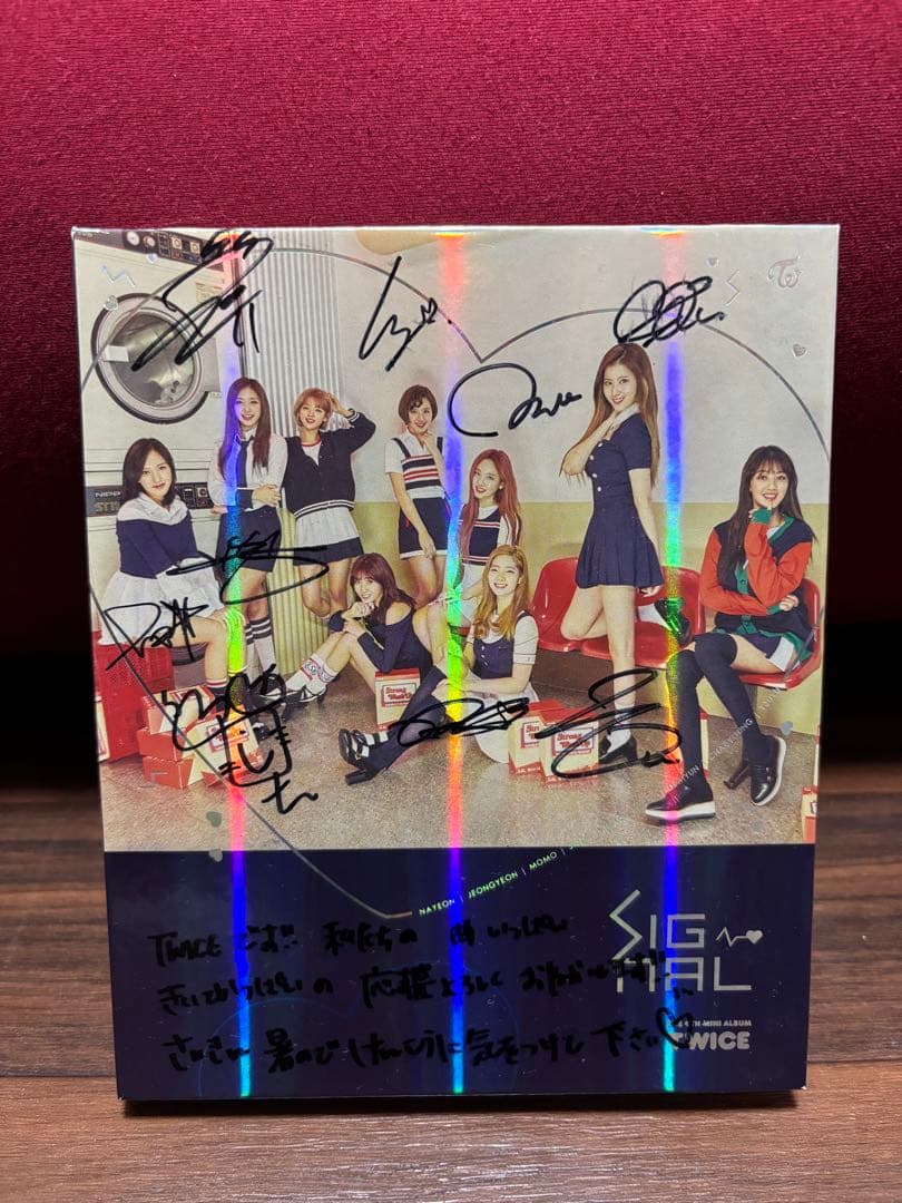 (値下げ中)TWICE　直筆サイン入りアルバム