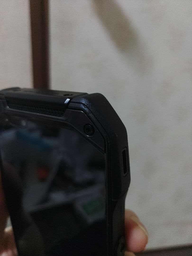 京セラ　TORQUE G04 ブラック