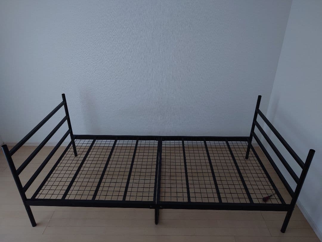 ※直接引き取り限定※ デスク.コンセント付き ベッドフレーム シングル