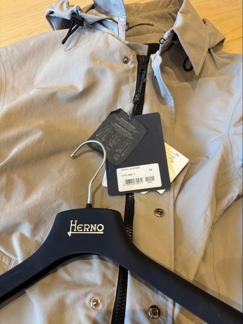 Herno ライトグレー フード付きトレンチコート