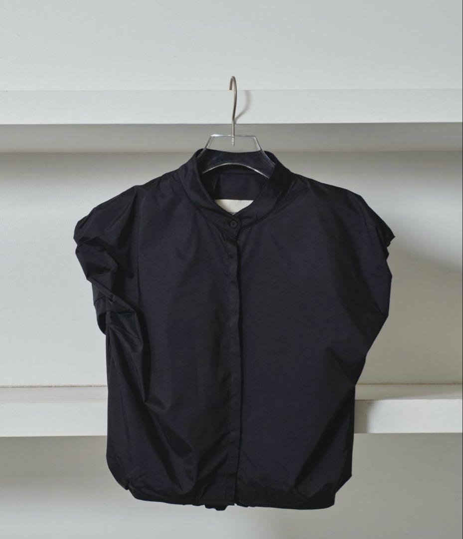トゥデイフル　Puffshoulder Compact Shirts