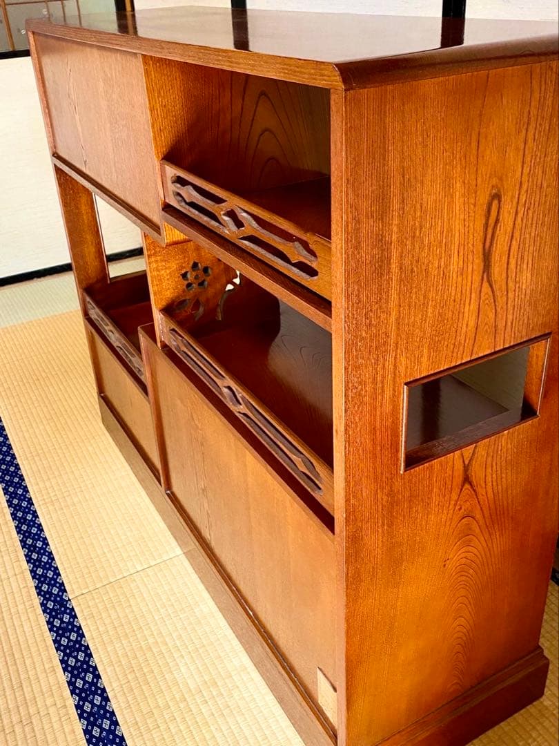 レトロな茶棚・茶箪笥　ブラウン