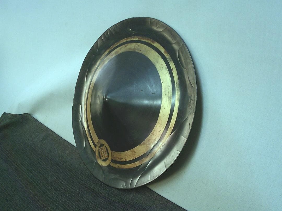 【陣笠　金彩線状文　家紋　年代物・N21・武具甲冑 】刀装具　縁頭 鍔目貫　外装