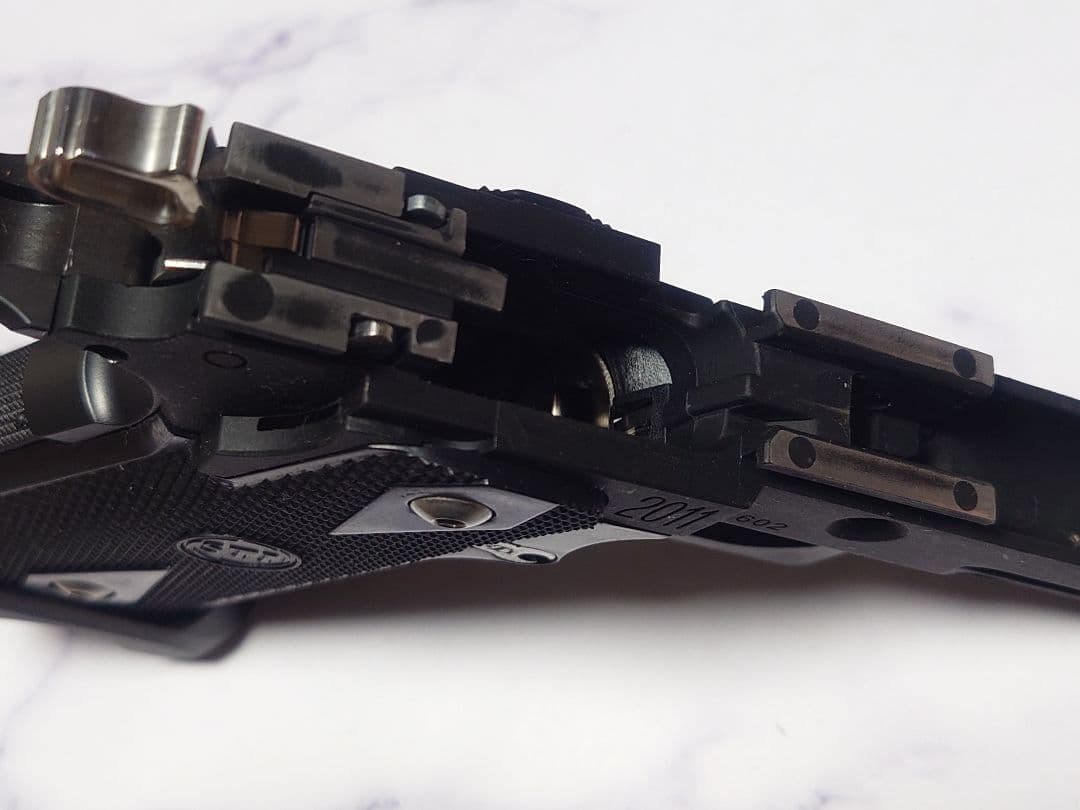 STI 2011 ミドルフレーム + グリップ 東京マルイ ハイキャパ 用