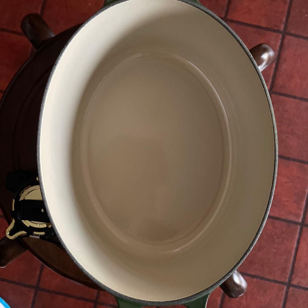 Le Creuset(ル・クルーゼ)ホーロー鍋　オーバル パンサイズ25