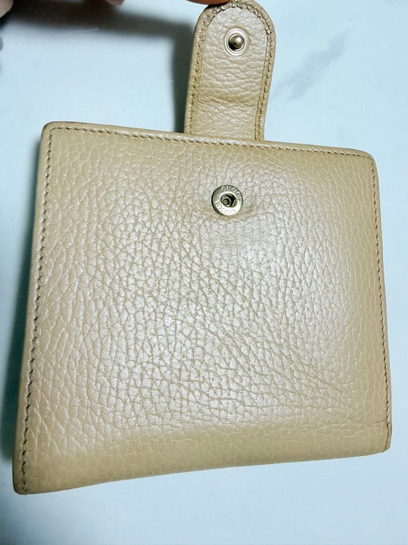 Gucci レザー二つ折り財布 ベージュ