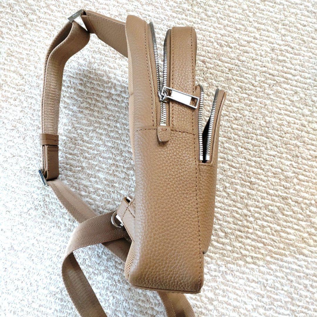 HUGO BOSS イタリアングレインレザー モノストラップ