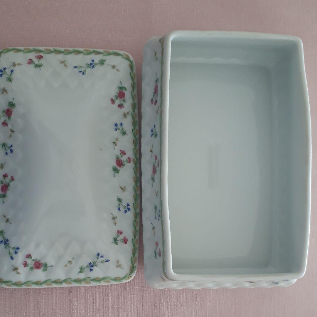 フランス、ベルナルド社のボンボニエール