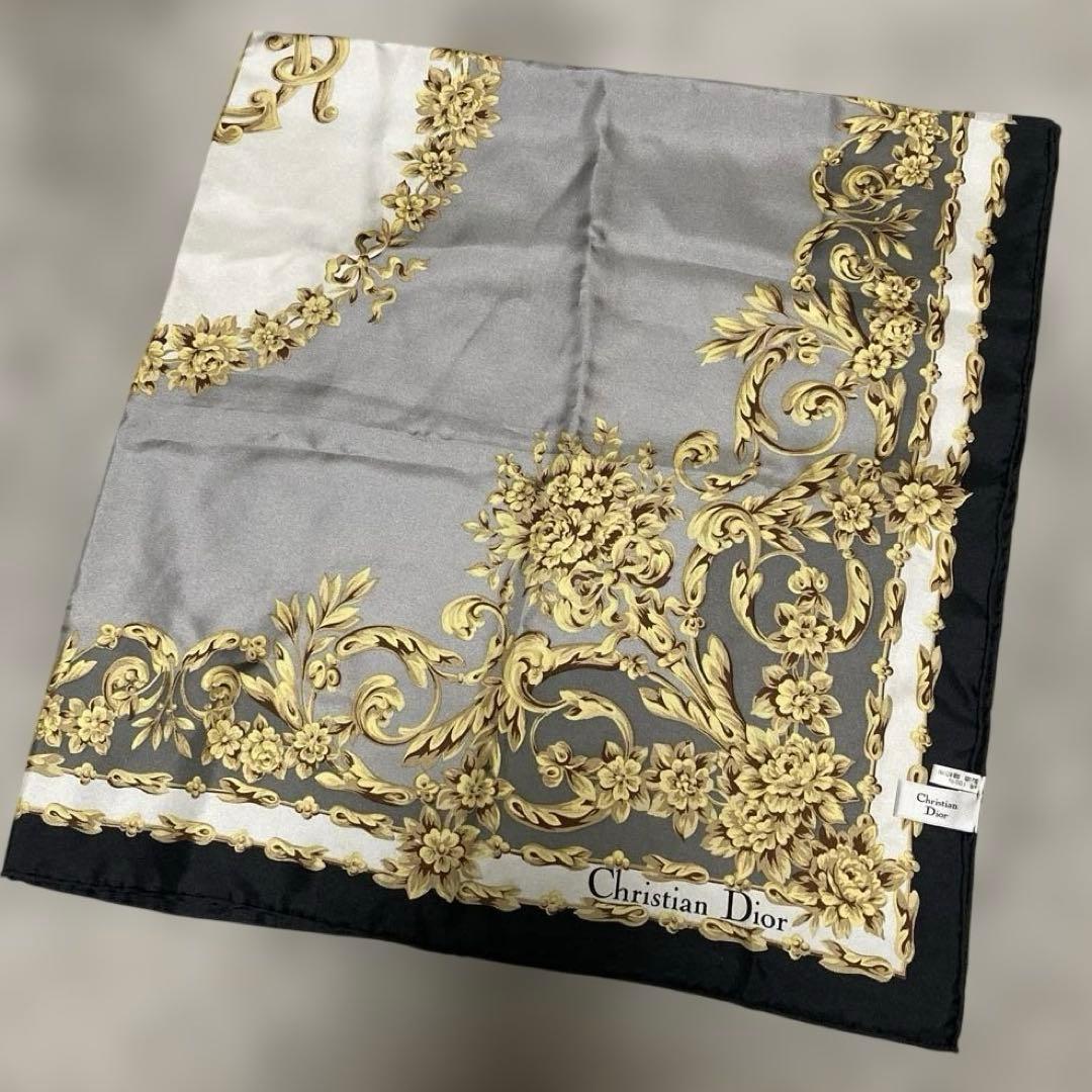 Christian Dior スカーフ　★大判カレ.美品.シルク100.タグ付き