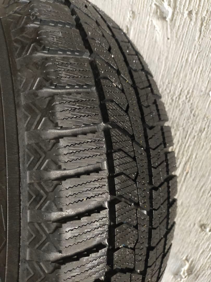 2024年製TOYO TIRES スタッドレス4本セット